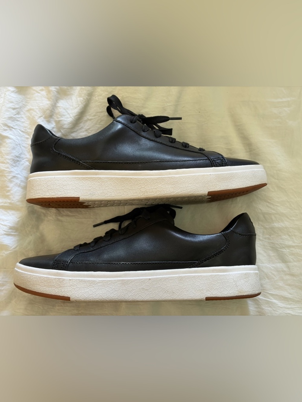 Kizik Unisex Black Irvine Plus Hands Free Sneakers Mens 9/ Women’s 10.5